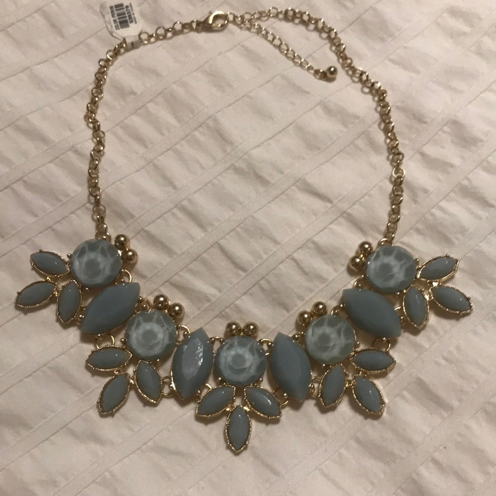 NWT Francesca’s light blue statement necklace